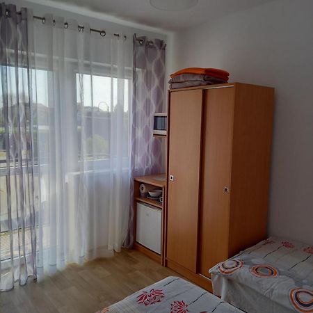 Pokoje Goscinne U Teresy Mrzeżyno Exteriér fotografie